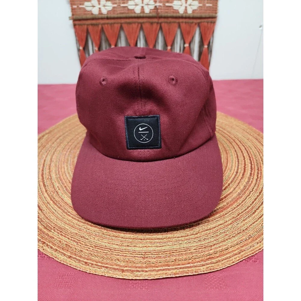 Nike Golf Strapback Ball Cap Burgundy Adjustable New With Tags